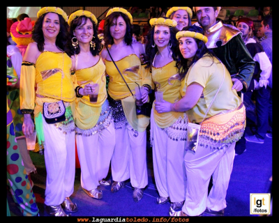 Baile de carnaval del sábado 25-2-12 en el pabellón polideportivo
Palabras clave: carnaval 2012 pabellón