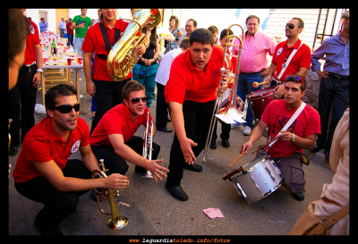 24 Septiembre 2012 - Fiesta después del banquete de la Reina y Damas - Los que tocan
Palabras clave: 24 Septiembre 2012 - Fiesta después del banquete de la Reina y Damas - Los que tocan