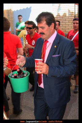 24 Septiembre 2012 - Fiesta despés del banquete de la Reina y Damas - Las vituallas
Palabras clave: 24 Septiembre 2012 - Fiesta despés del banquete de la Reina y Damas - Las vituallas