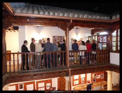 Inauguracion
Inauguración en la casa de los Jaenés de las distintas exposiciones que allí se expones, durante las Fiestas (23-9-2015)   
Palabras clave: casa de los Jaenés exposiciones