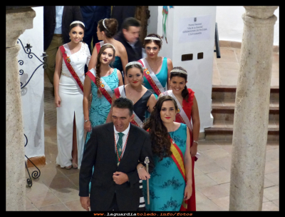 Inauguración
Reina, damas y mantenedor, acompañan a las autoridades en la  Inauguración de las distintas exposiciones en la casa de los Jaenes (23-9-2016)
Palabras clave: Inauguración exposiciones