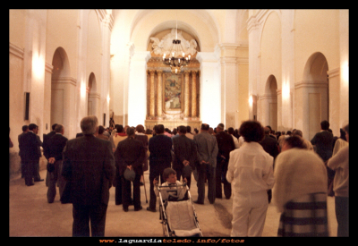 Jueves Santo 1984
Sema Santa del año 1984 (cuando aun la iglesia se encontraba en restauración) los fieles tienen que asistir de pie a los oficios.
Palabras clave: Sema Santa del año 1984  iglesia en restauración