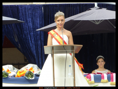 La despedida
Mª Teresa Huete reina del año pasado, se despide con unas palabras de agradecimiento al pueblo (24-9-2014)
Palabras clave: Mª Teresa Huete reina 2013