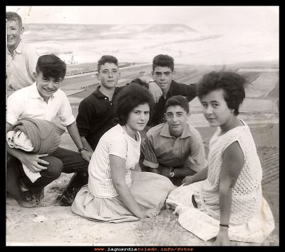 Los amigos
Amigos en el cerro del Sto Niño. 27 de Septiembre 1961.
Manolo, Eulogio Morales, Miguel Peláez, Paco Hernández y humilde Pedraza.
Palabras clave:  Sto Niño. 27 de Septiembre 1961