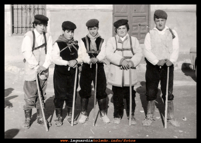 Los pastores
Cuadrilla de pastores camino a Belén. Año 1976.
Palabras clave: pastores Año 1976.