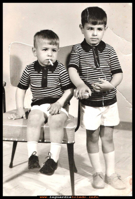 MI PRIMER CIGARRILO
José Mari y Angel Huete. Año 1973
