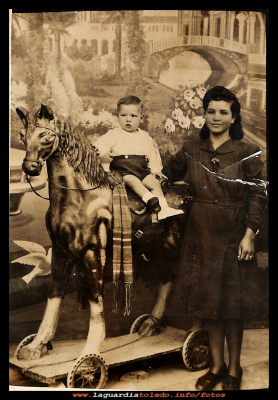Madre e hijo, 1956
Josefa Guzmán Román con su hijo Ángel Huerta (1956)
Palabras clave: Josefa Guzmán Ángel Huerta 1956