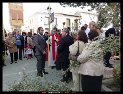 Mantenedor
Domingo de Ramos Cristóbal Sánchez (mantenedor del año 2014) Recogiendo la palma en el domingo de Ramos (29-3-2015)
Palabras clave: Domingo de Ramos