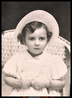 Niña
Margarita Mora Aranda, año 1945
Palabras clave: Margarita Mora