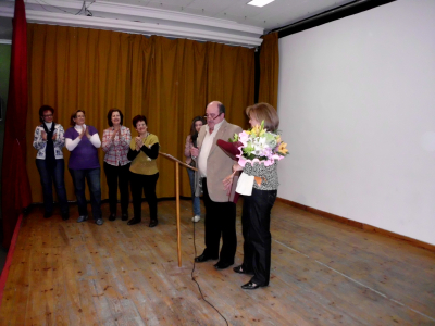 Mariprese
El 8 de Marzo se celebro el día de la mujer trabajadora. Y  este año 2012, el  homenaje ha sido para  Mariprese García (como todos la conocemos la del  mesón) Enhorabuena. 
Emilio su marido, le dedica unas frases.

Palabras clave: día de la mujer trabajadora Mariprese García
