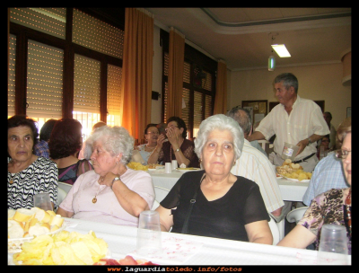 La merienda
El 25 de Julio, tuvo lugar en el hogar de  San José, la tradicional merienda que se suele hacer todos los años por estas fechas a los mayores. 25-7-2010.
Palabras clave:  el hogar de  San José