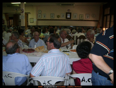 La merienda
El 25 de Julio, tuvo lugar en el hogar de  San José, la tradicional merienda que se suele hacer todos los años por estas fechas a los mayores. 25-7-2010.
Palabras clave:  hogar de  San José