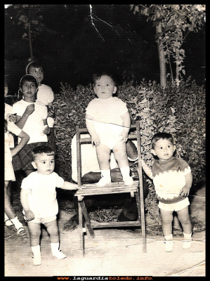 NIÑOS
Juan José Huete(cacha), Juan Cristóbal Huete (clarín) José  Pedraza (del molino) en el jardín 1966
