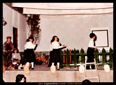 Obra de teatro
Teatro en Jesús, Juan Francisco Valero, Gema Fernández, Mª José, Mª Angeles Pedraza y  Mario Araque. 


Palabras clave: Teatro en Jesús