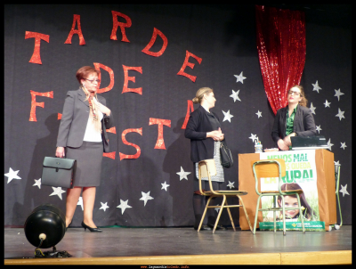Tarde de fiesta (2015)
Mini teatro en Tarde de Fiesta
A.J. el Trajín
Palabras clave: tarde de fiesta el trajin