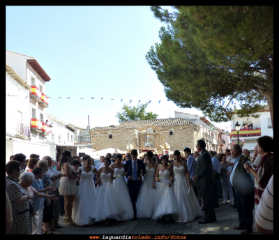 Día 24
Mañana del 24 de Septiembre, la futura reina con su corte de honor se dirigen a su coronación (24-9-2016)
Reina: Lucía Soto Guzmán 
mantenedor: Javier Rama Sánchez
Damas: Laura López Guzmán, Ainhoa Fernández Valdeolivas, Miriam Guzmán Cantador, Esther Iglesias Rueda e Itziar Regañón Pedraza.

Palabras clave: 24  Septiembre coronación