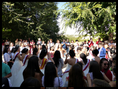 Bailando
Aperitivo ofrecido por gentileza de Lucía, reina de las fiestas 2016.
Y después un poco de baile  
Palabras clave: Aperitivo reina  fiestas