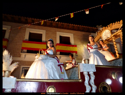 Desfile nocturno
Desfile nocturno de carrozas (24-9-2016)
Palabras clave: Desfile carrozas 