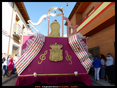 Detalle de la carroza
Fiestas 2017. Este año la carroza de la reina, llena de notas musicales. Carroza realizada por Jesús Muñoz y Moises Roman
Palabras clave: Fiestas 2017 carroza  reina