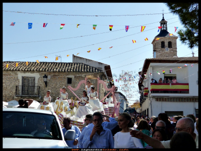 Llegada a la plaza
Fiestas 2017.24 de Septiembre, llegada a la plaza Mayor la comitiva de carrozas. 
Palabras clave: Fiestas 2017 carrozas plaza  