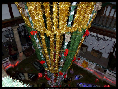 Árbol de Navidad 
Curioso árbol de Navidad, expuesto en el patio de la casa de los Jaenes. (Navidad 2017)
Palabras clave: Árbol de Navidad 