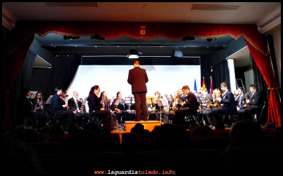 BANDA DE MÚSICA
Concierto de la banda municipal de música "Aurelio Mascaraque" dirigida por D. Eduardo Sánchez-Escribano. 6 de Diciembre día de la Constitución 2018.
Palabras clave: Concierto  banda  música Constitución