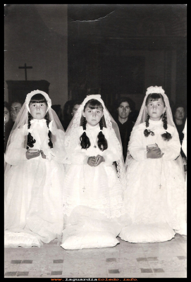 PRIMERA COMUNIÓN
Primera comunión de  Inmaculada Rico 19-5-1966
Palabras clave: Primera comunión 