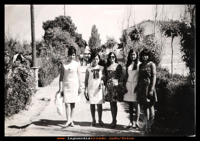Paseo del Norte 1965
Paseando por el Paseo del Norte, Mari Orgaz, Ino Perea, Trini Ruiz (de Jijón)  Margarita Guzmán  (1965) 
Palabras clave: el Paseo del Norte