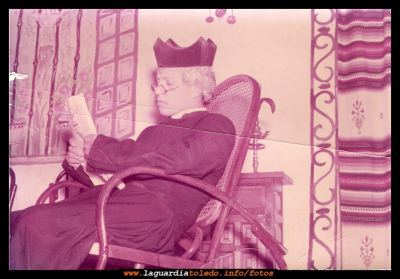 Puebla de las mujeres II
PUEBLA DE LAS MUJERES
Esta obra teatral de los Hnos. Álvarez Quintero, se represento en La Guardia por primera vez en el año 1970, en el antiguo convento. 
Paco Huete Hernández, interpreto el papel  de Don Julián.
Palabras clave: PUEBLA DE LAS MUJERES obra teatral de los Hnos. Álvarez Quintero