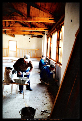 Restauración
Restauración Casa de los Jaenés por la escuela taller.
En la foto los aprendices: Cristóbal López y José Guzmán junto al maestro. Año 1991

Palabras clave: Restauración Casa de los Jaenés