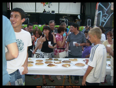 Semana de la juventud
Degustación de diferente tipo de tortillas en la semana de la juventud (31-7-2010)
Palabras clave: semana de la juventud 