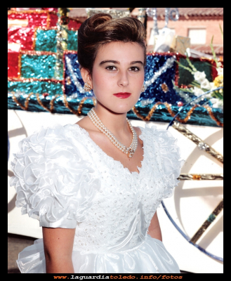 Reina 1992
Silvia Guzmán reina de las fiestas patronales en el año 1992.
Palabras clave: Silvia Guzmán reina fiestas