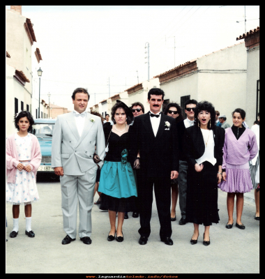 Tedi, Mati, Vitin, Alicia
Los padrinos y el novio.
Tedi, Mati y Víctor Dones  y Alicia Ruiz.
Palabras clave: Los padrinos