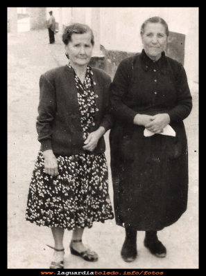 ¡Cómo pasa el tiempo!
Tomasa Sánchez y Petra Pedraza 1958.
