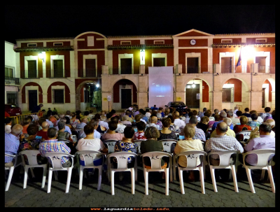 Tradiciones al fresco
Pase del documental “El aceite elaboración en La Guardia” en el VI festival de “tradiciones al fresco”  que organiza nuestra A.C. Proyecto Tupi (6-8-2016)
Palabras clave: VI festival tradiciones fresco
