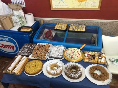 Los postres
Éstos fueron los postres caseros con los que colaboraron nuestros comensales muy amablemente. Riquísimos todos. Muchas gracias a todos por vuestras colaboraciones
