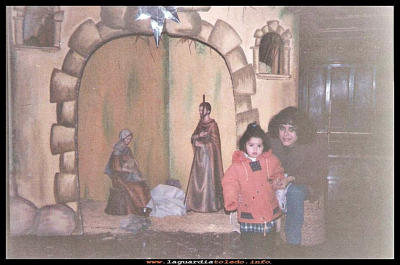 Navidad 1998
Belén de la iglesia parroquial del año 1998.
María Cabiedas y su madre Mª Carmen Nuño
Palabras clave: Belén iglesia