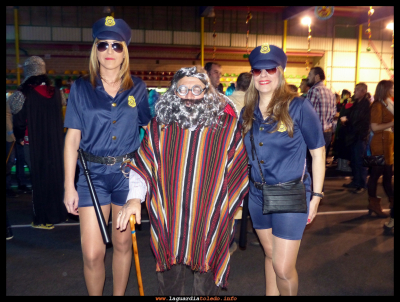 Policías y mejicano
