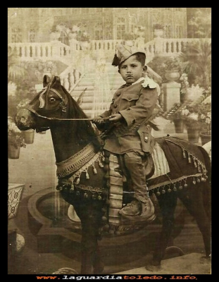 En carnaval 
José Antonio del Castillo, en los carnavales del 1946
Palabras clave: carnavales  1946