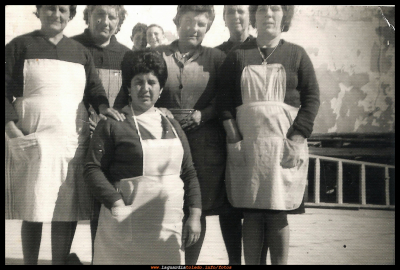 Cocineras 1968
Cocineras de Casa Gervasio, 1968. Gloria, María, Emiliana, Paca y Vicenta.
Palabras clave: cocineras gervasio