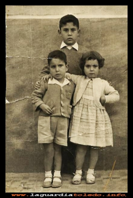 De niños
José Antonio y Félix del Castillo con Margarita Sánchez, en las fiestas de 1953.
Palabras clave: José Antonio Félix fiestas de 1953