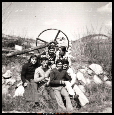 La merienda
Huerta de los “pintaos” en la merienda de un domingo de resurrección.  Año 1969.
Doro, Jose, Juli, José, Marcelino y Julián.
Palabras clave: Domingo  Resurrección  merienda 