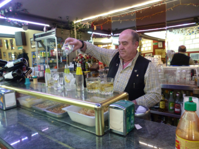 Baile y copa para hacer la digestión
Ésta fecha será significativa para Emilio. En pocos días estará disfrutando de su jubilación, que ya le toca. A disfrutarlo Emilio!!!! Te deseamos lo mejor
