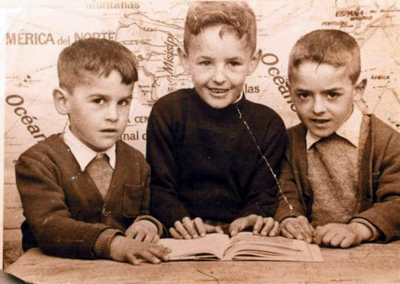 La escuela
Hermanos Andres, José Luis y Manolo Zamorano Labrador. Curso 1952/53 Escuelas de La Guardia
Palabras clave: escuela zamorano labrador
