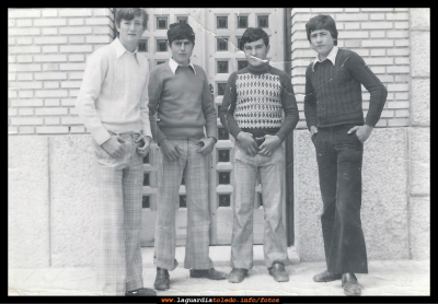 Jose, Tomás, Juán y José Mª
Palabras clave: amigos