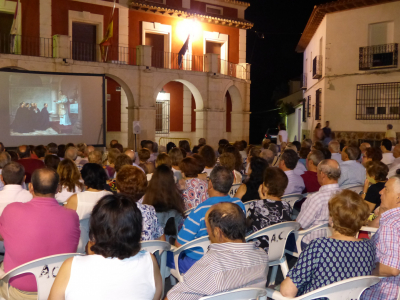 Tradiciones al fresco II
"Descubriendo a José Sánchez Labrador", vídeo realizado por Fernando Guzmán Nuño y proyectado en la plaza el pasado sábado 19 de agosto.
Evento organizado por la A.C.Proyecto Tupi
Palabras clave: descubriendo a jose sanchez labrador