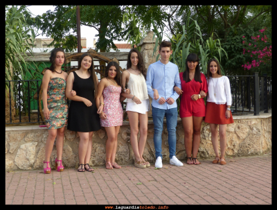 Foto de grupo
De izquiera a derecha: Esther, Laura, Ainhoa, Lucía, Javier, Miriam e Itziar
Palabras clave: reina mantenedor y damas 2016 grupo