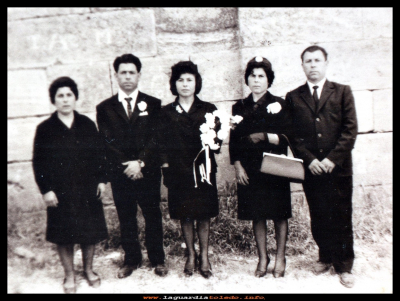 Boda de Beni
Boda de Benita Tejero, acompañada de sus hermanos.
Por la izq Victoria, Paco, Beni, Feliciana y Pablo. Año 1962.

Palabras clave: Boda  Benita hermanos 