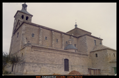 La Iglesia
Vista lateral de la iglesia antes de la construcción del Centro Social
INSTITUCIONES: La Parroquia
Palabras clave: Iglesia