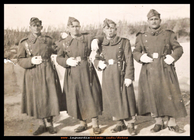 la mili
En la mili Felipe López (1º por la Drcha) con unos compañeros, año 1946.
Palabras clave: la mili Felipe López